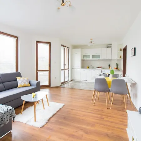 Domus Old Town With Garage Apartamento *