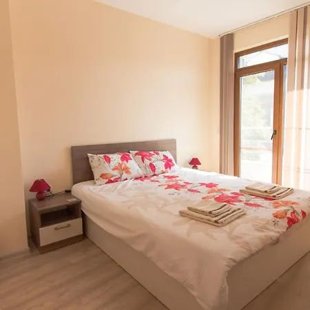 Domus Old Town Apartment