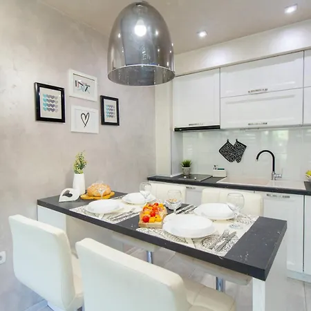 Apartamento Domus Old Town With Garage