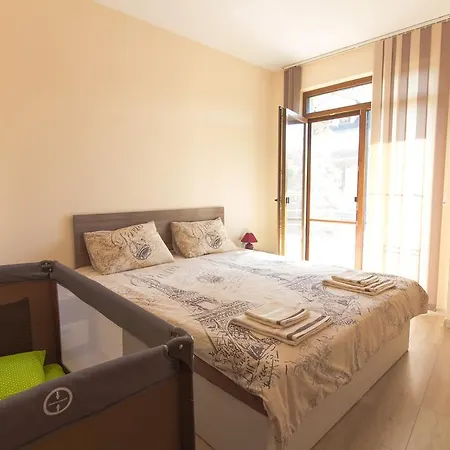 Domus Old Town With Garage