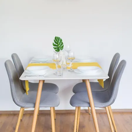 Domus Old Town With Garage *