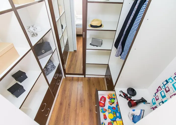 Domus Old Town With Garage